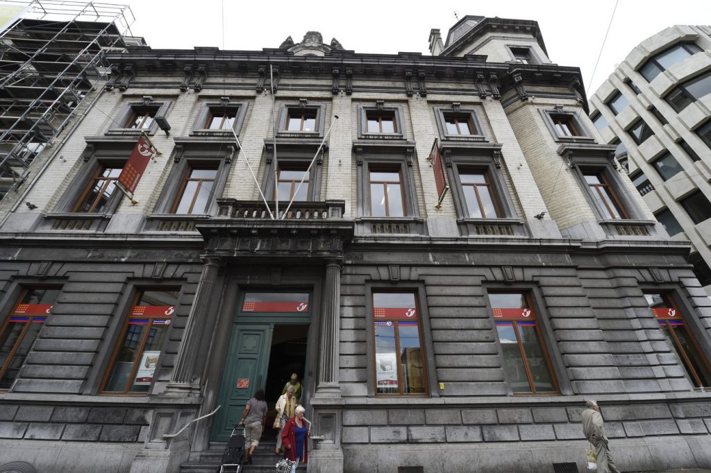 Hein Heun - Afbraakwerkzaamheden postkantoor Antwerpen (foto door Mercado)